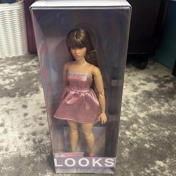 Mattel Barbie Signature Looks Doll #24 (NEW) - Picture 1 of 4